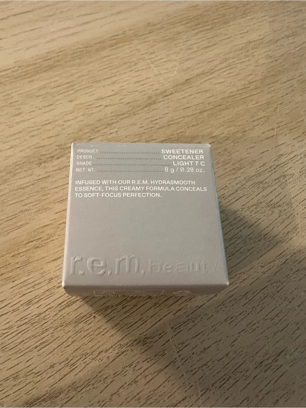 NWT r.e.m. beauty Sweetener Concealer in Shade Light 7C